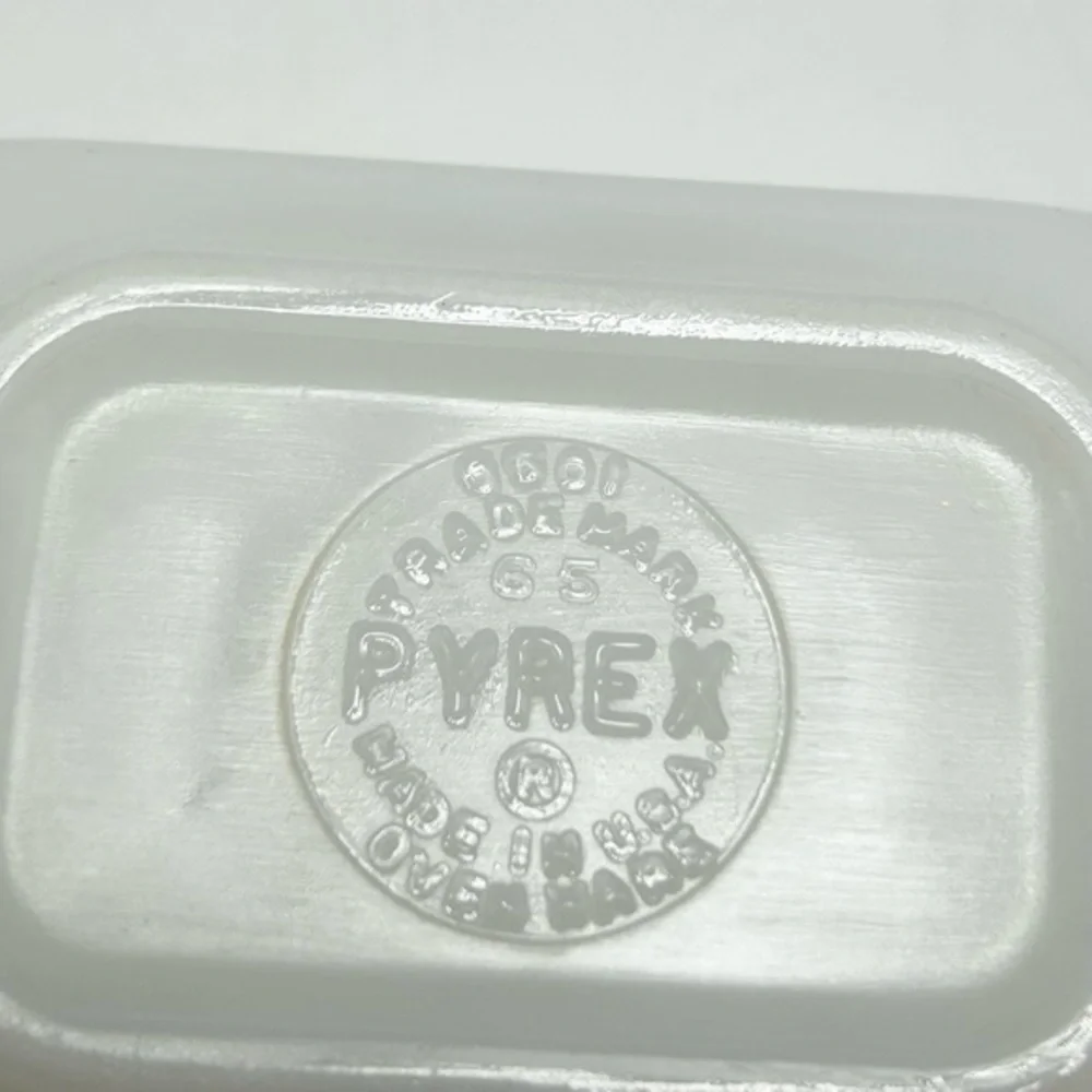 Pyrex - dish. - Picture 9 of 15